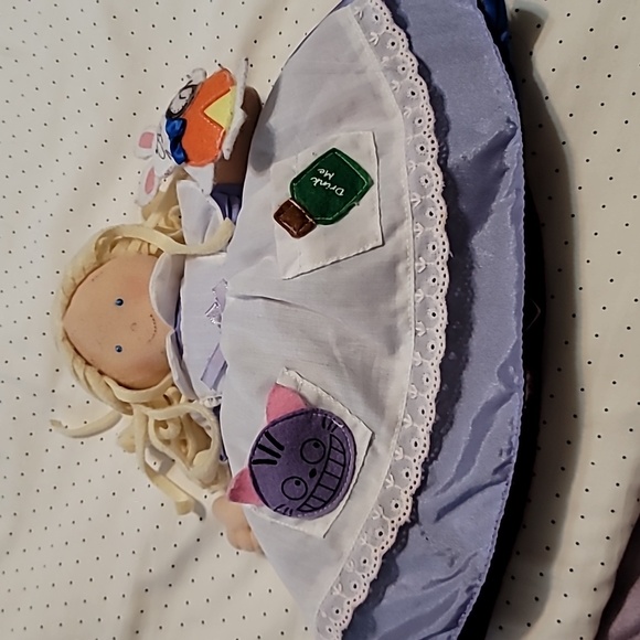 Alice in Wonderland Mad Hatter & Queen Topsy Turvy doll - Picture 2 of 5